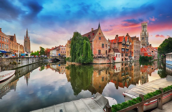 Bruges, la Venise du Nord avec ses canaux et son architecture médiévale