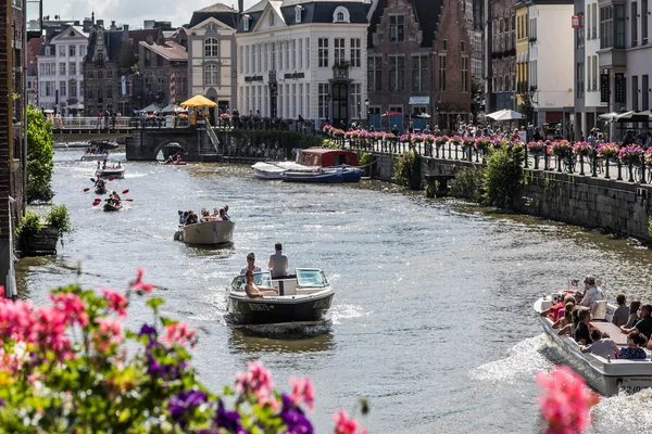 Tour en bateau sur les canaux de Gand