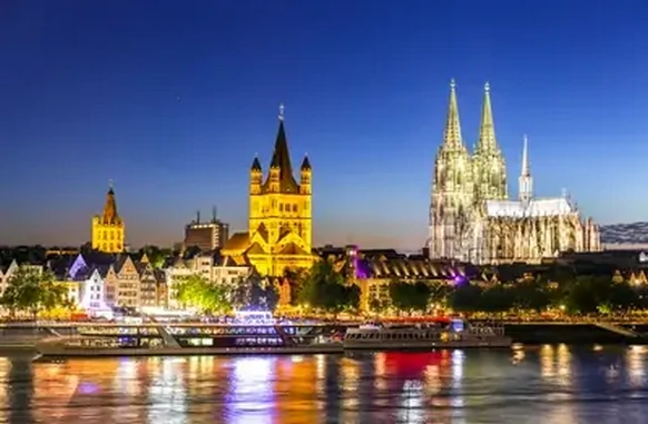 Magie hivernale : visite nocturne au marché de Noël de Cologne en autocar